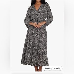 Black and white midi long sleeve dress